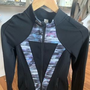 Girls iviva zip up. Perfect for fall 🍁